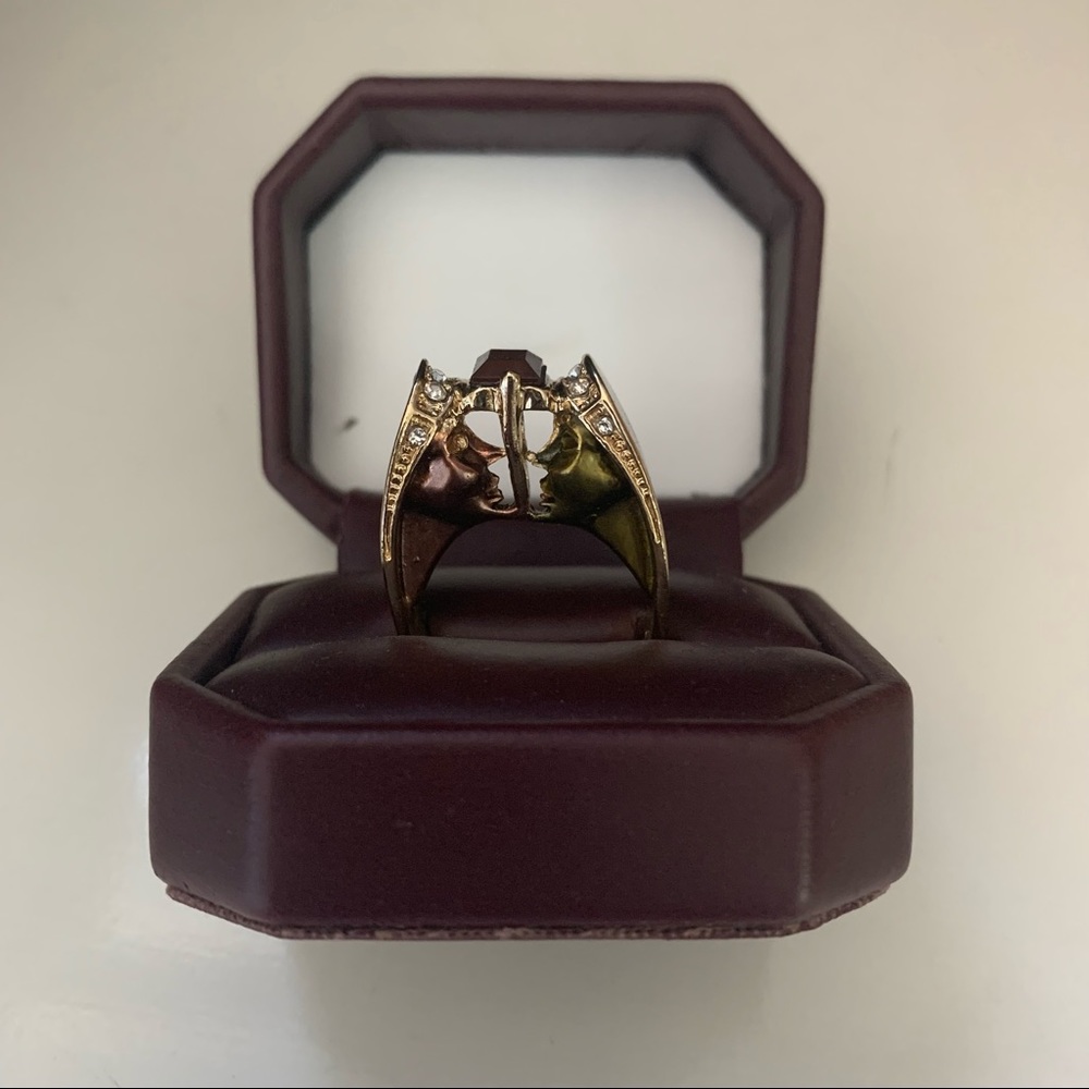 unique ring with two faces - Picture 10 of 11